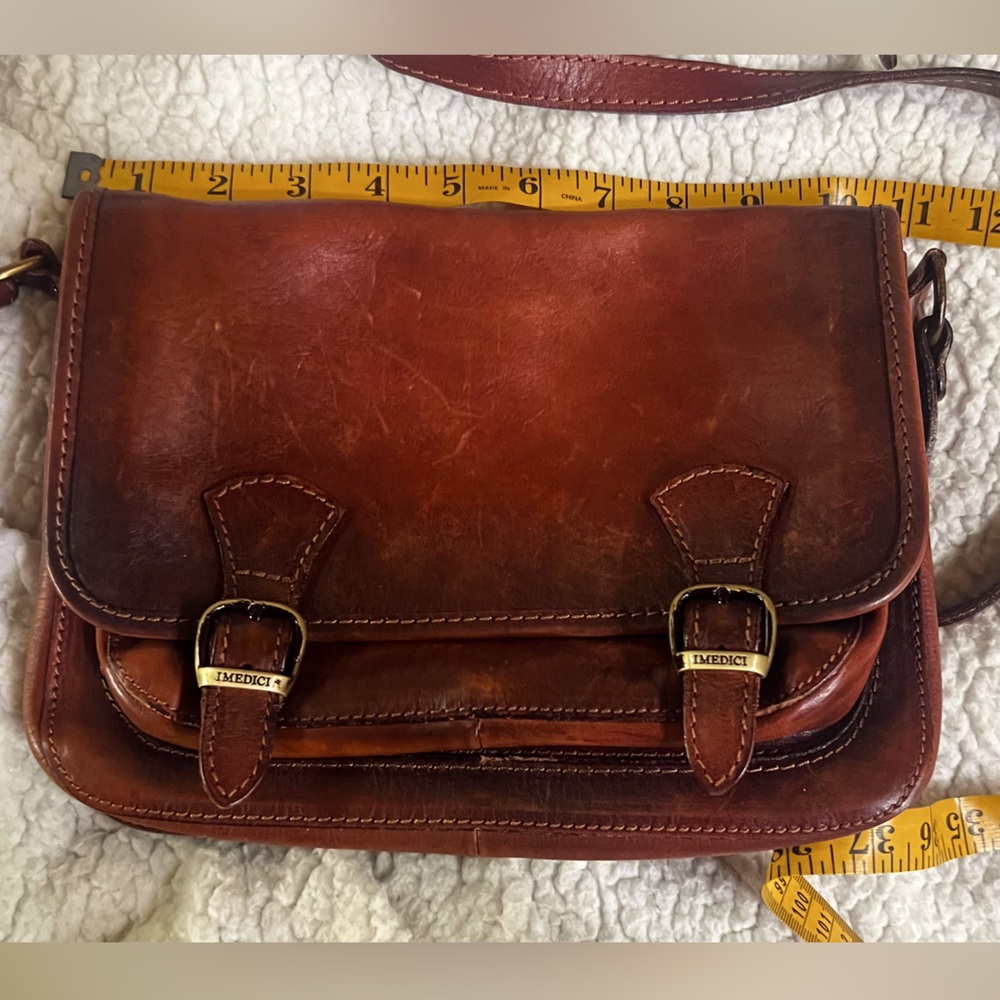 Beautiful VGC I Medici Leather Italian Craftsmanship messenger bag
